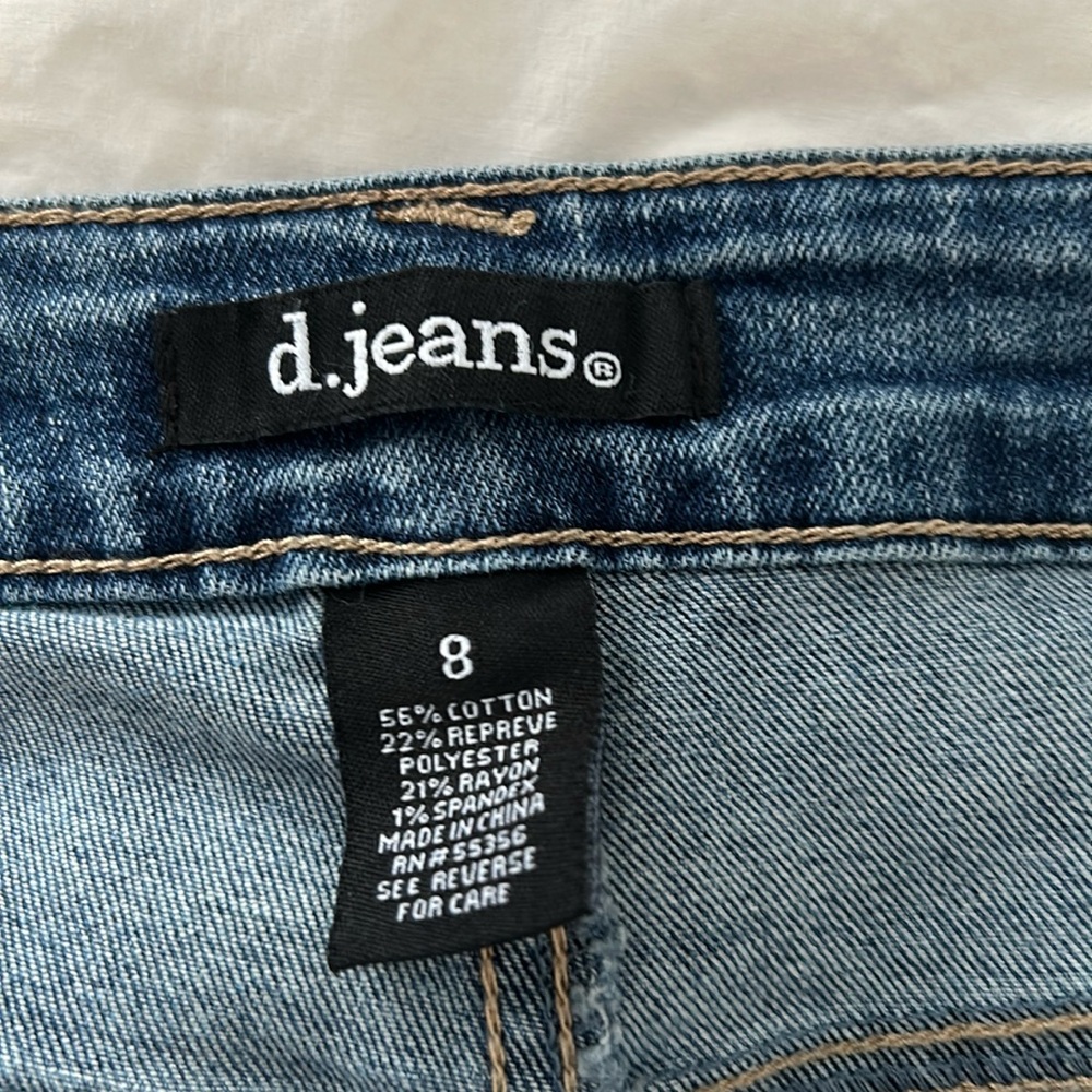 D jeans 
Size 8 
Wide leg jeans